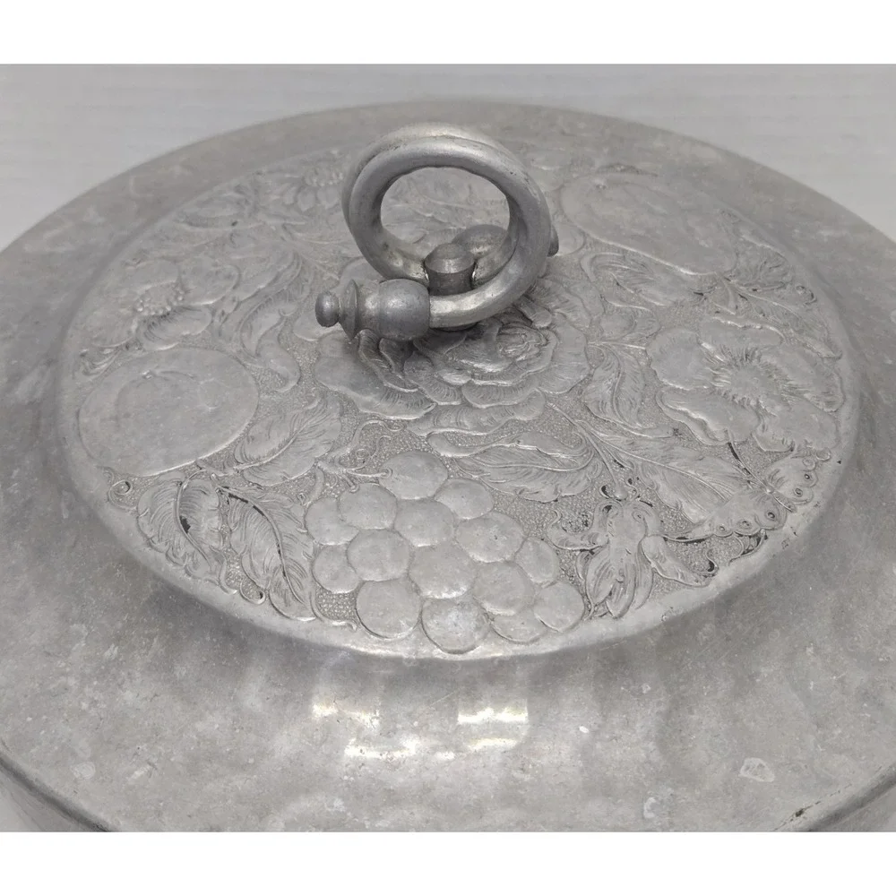 Vintage Hand Forged Hammered Aluminum Cromwell Metal Casserole Dish w/Floral Lid